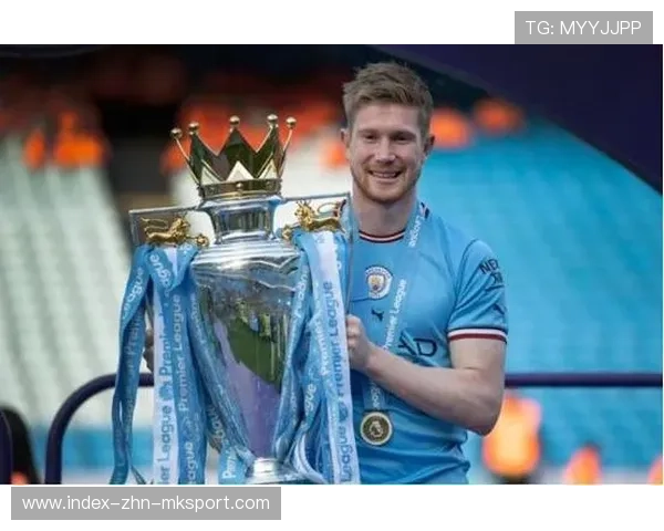 曼城德布劳内精准传球撕裂两条防线